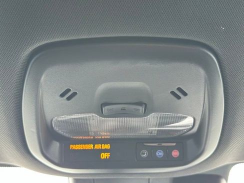 Used 2025 Chevrolet Trax RS w/ Driver Confidence Package image 25