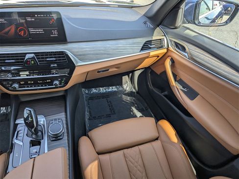 Used 2021 BMW 530i w/ Convenience Package image 8