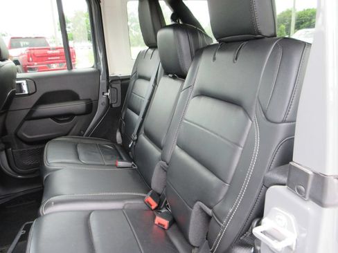 Used 2021 Jeep Wrangler Unlimited Sahara AWD/4WD image 24