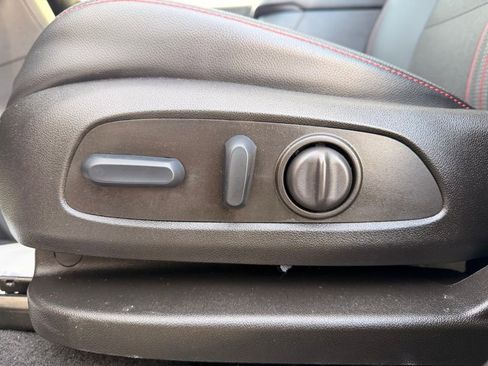 Used 2023 Chevrolet Equinox RS image 27