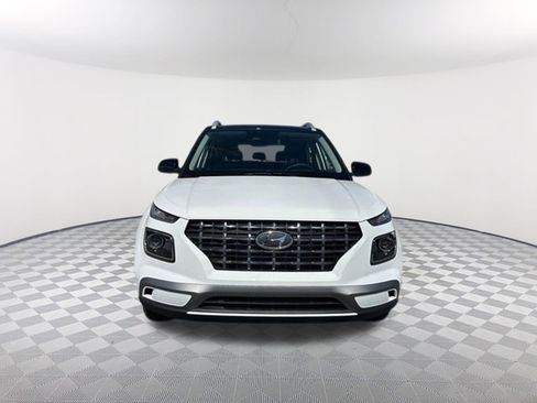 Used 2026 Hyundai Venue SEL image 2