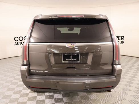 Used 2020 Cadillac Escalade Premium Luxury w/ LPO, Radiant Package AWD/4WD image 25
