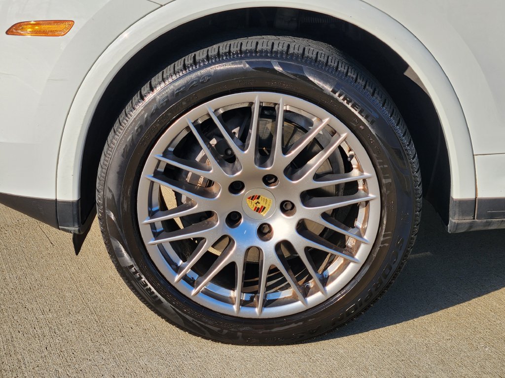 Used 2017 Porsche Cayenne AWD/4WD image 10