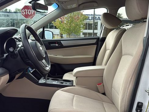 Used 2019 Subaru Outback 2.5i Premium w/ Popular Package #2 AWD/4WD image 12