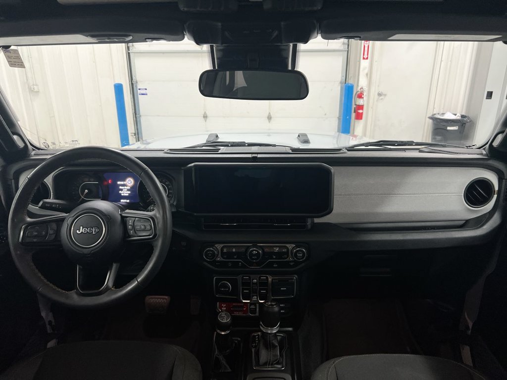 Used 2024 Jeep Wrangler Unlimited Sport AWD/4WD image 10