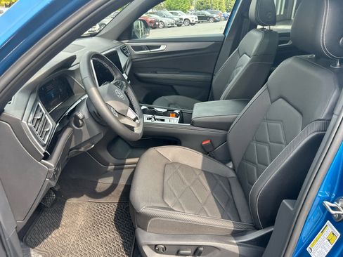 Used 2024 Volkswagen Atlas Cross Sport SE image 20