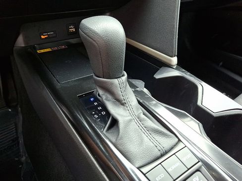 Used 2025 Toyota Camry LE FWD image 16