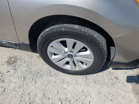 Used 2017 Subaru Outback 2.5i Premium AWD/4WD image 9
