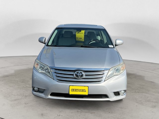 Used 2011 Toyota Avalon Limited FWD image 2