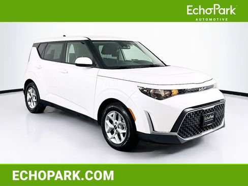 Used 2025 Kia Soul LX w/ LX Technology Package image 1