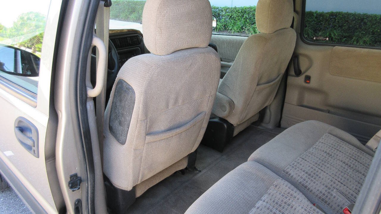 Used 2002 Chevrolet Venture Plus FWD image 15