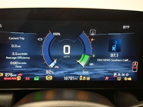 Used 2025 Chevrolet Equinox EV LT w/ Convenience Package image 19