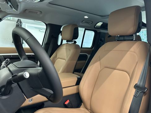 New 2026 Land Rover Defender 110 X-Dynamic SE image 6
