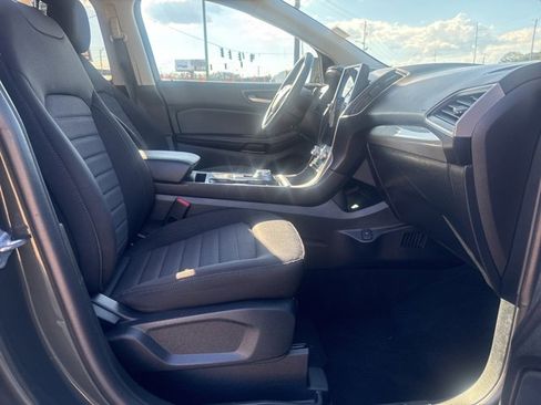 Used 2022 Ford Edge SE image 10