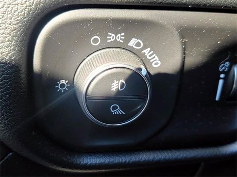 Used 2021 RAM 1500 Big Horn image 32