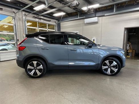 Used 2023 Volvo XC40 Recharge Plus AWD/4WD image 6