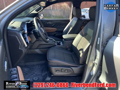 Used 2025 GMC Canyon AT4 image 12