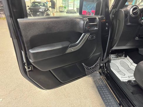 Used 2015 Jeep Wrangler Unlimited Sport w/ Quick Order Package 24S AWD/4WD image 12