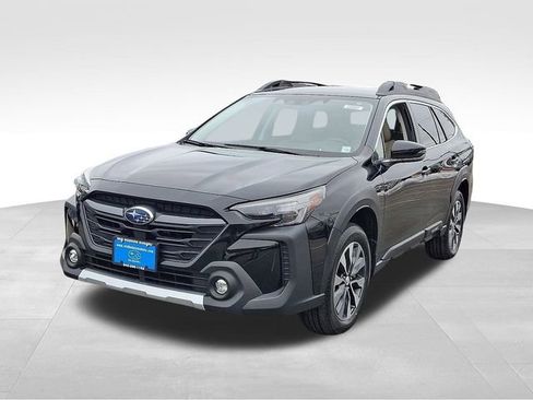 Used 2023 Subaru Outback Limited image 3
