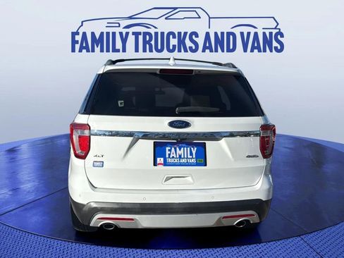 Used 2017 Ford Explorer XLT w/ Equipment Group 202A image 4