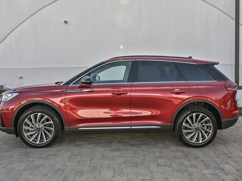 Used 2025 Lincoln Corsair Reserve AWD/4WD image 11