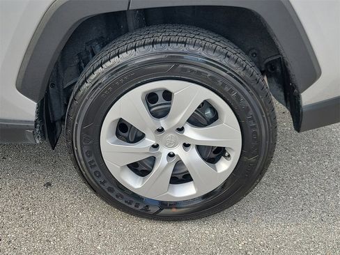 Used 2025 Toyota RAV4 LE image 5