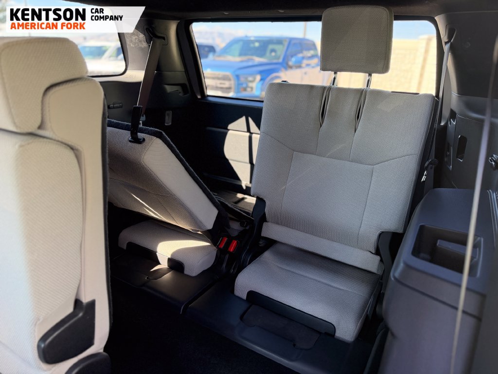 Used 2025 Toyota 4Runner SR5 AWD/4WD image 33