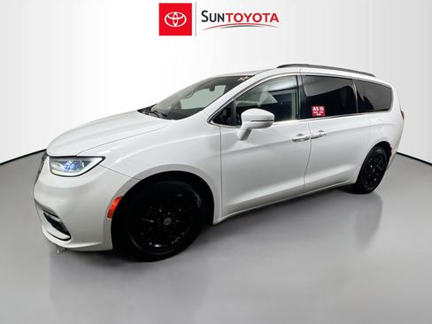 Used 2022 Chrysler Pacifica Touring-L FWD image 6