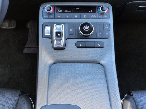 Used 2024 Hyundai Palisade SEL FWD image 19