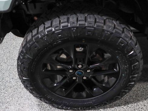 Used 2024 Jeep Wrangler Unlimited Sahara w/ Technology Group AWD/4WD image 12