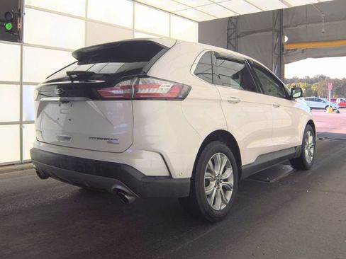 Used 2019 Ford Edge Titanium w/ Equipment Group 301A FWD image 2