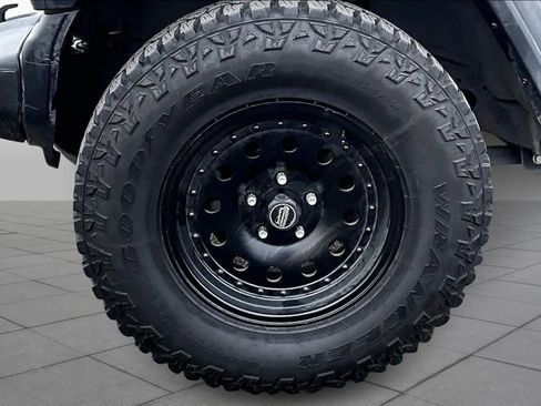 Used 2020 Jeep Gladiator Sport w/ Quick Order Package 24S image 10