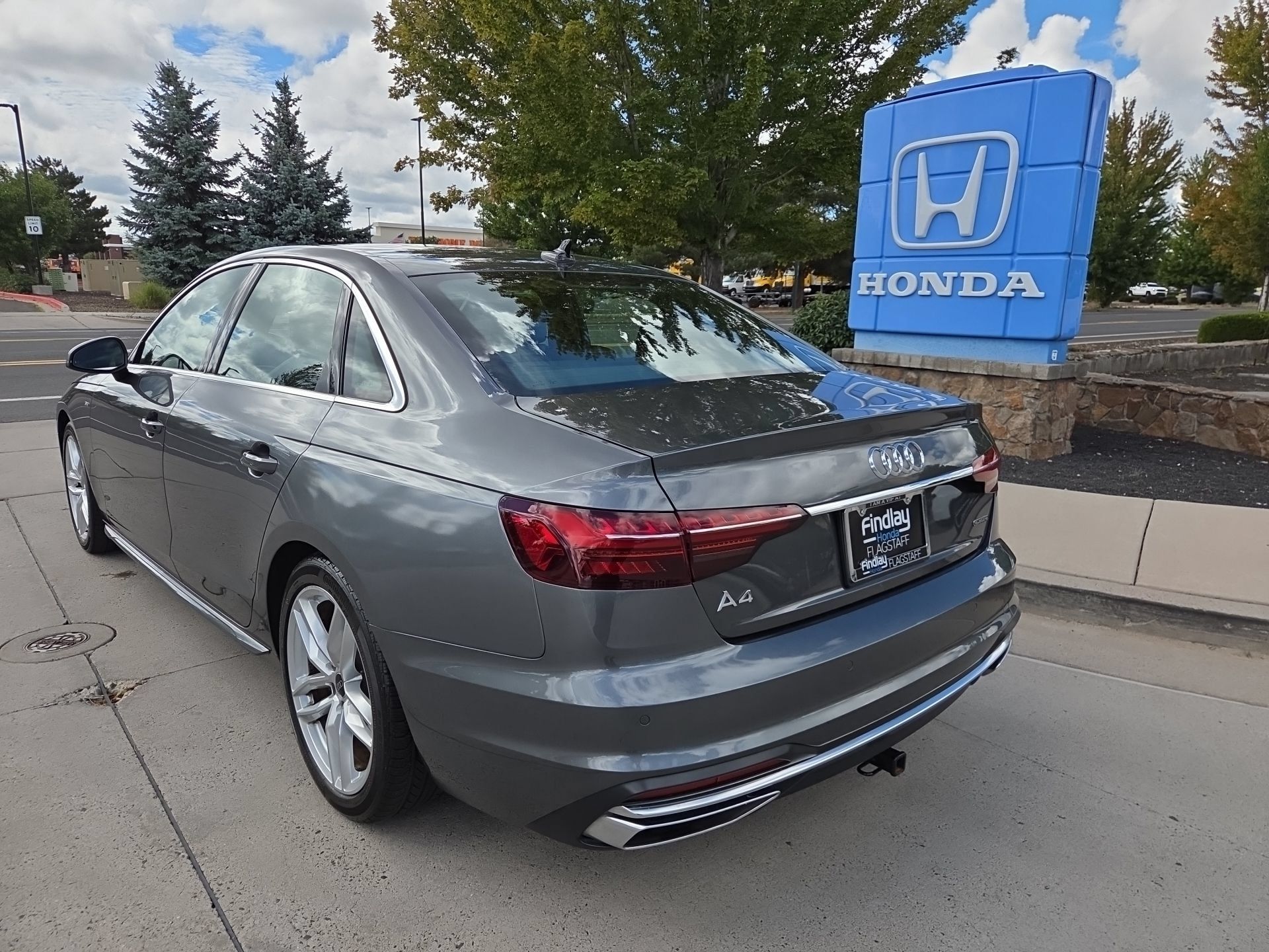 Used 2023 Audi A4 2.0T Premium Plus w/ Premium Plus Package AWD/4WD image 6