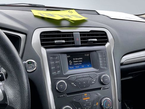 Used 2018 Ford Fusion SE image 8