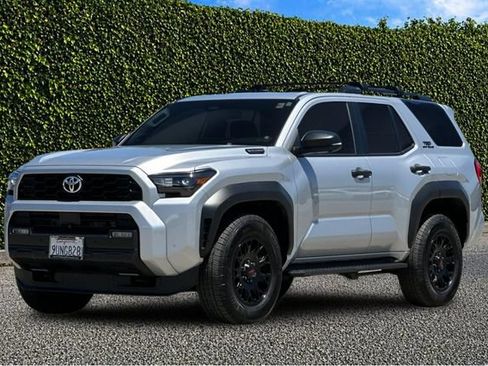 Used 2025 Toyota 4Runner TRD Off-Road Premium AWD/4WD image 9