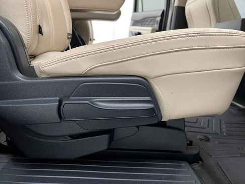 Used 2023 Ford Expedition Max Platinum image 19
