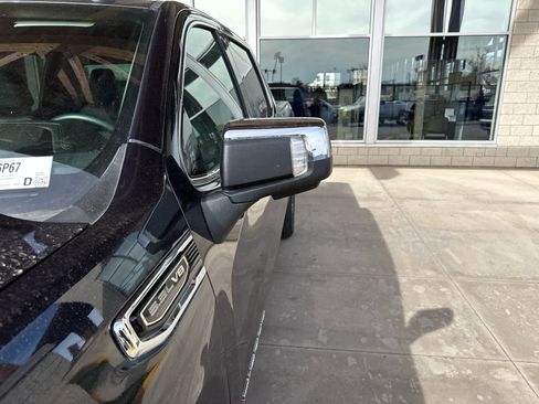 Used 2025 GMC Sierra 1500 SLT image 9