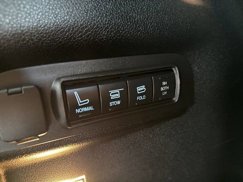 Used 2018 Ford Explorer Limited image 9