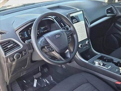 New 2024 Ford Edge SE image 3