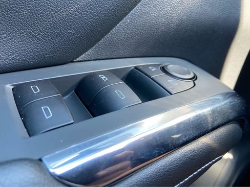 Used 2026 Chevrolet Traverse LT AWD/4WD image 24