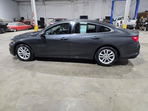 Used 2017 Chevrolet Malibu LT w/ Leather Package image 6