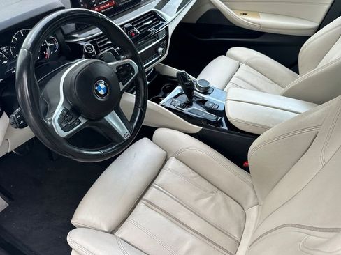 Used 2018 BMW 540i w/ M Sport Package image 9