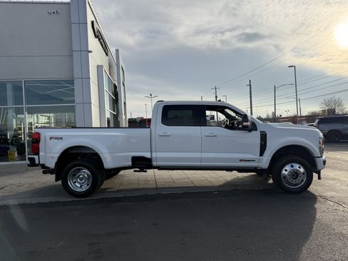 Used 2026 Ford F450 Platinum w/ FX4 Off-Road Package image 8