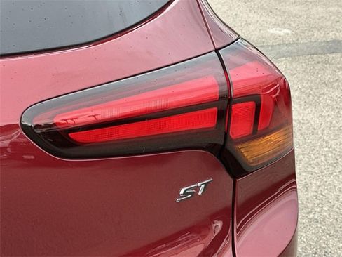 Used 2023 Buick Encore GX Select w/ Sport Touring Package image 29