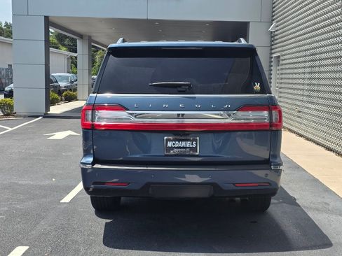 Used 2018 Lincoln Navigator L Select AWD/4WD image 8