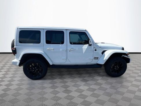 Used 2022 Jeep Wrangler Unlimited Sahara AWD/4WD image 5
