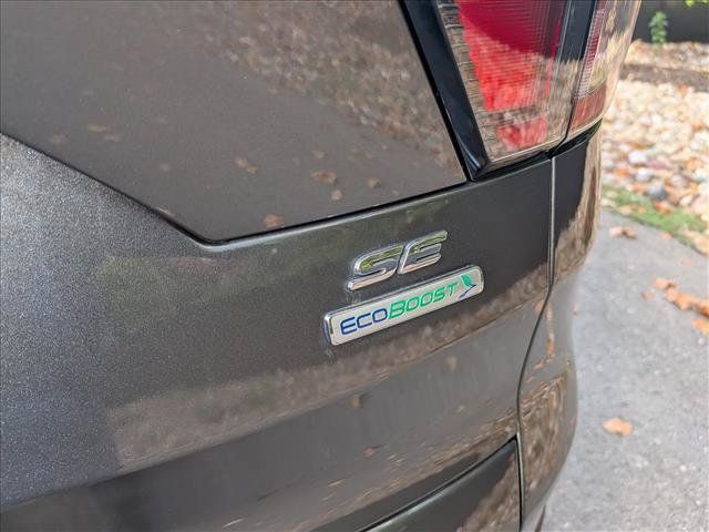 Used 2017 Ford Escape SE FWD image 17