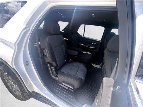 Used 2023 Chevrolet Traverse LT FWD image 30