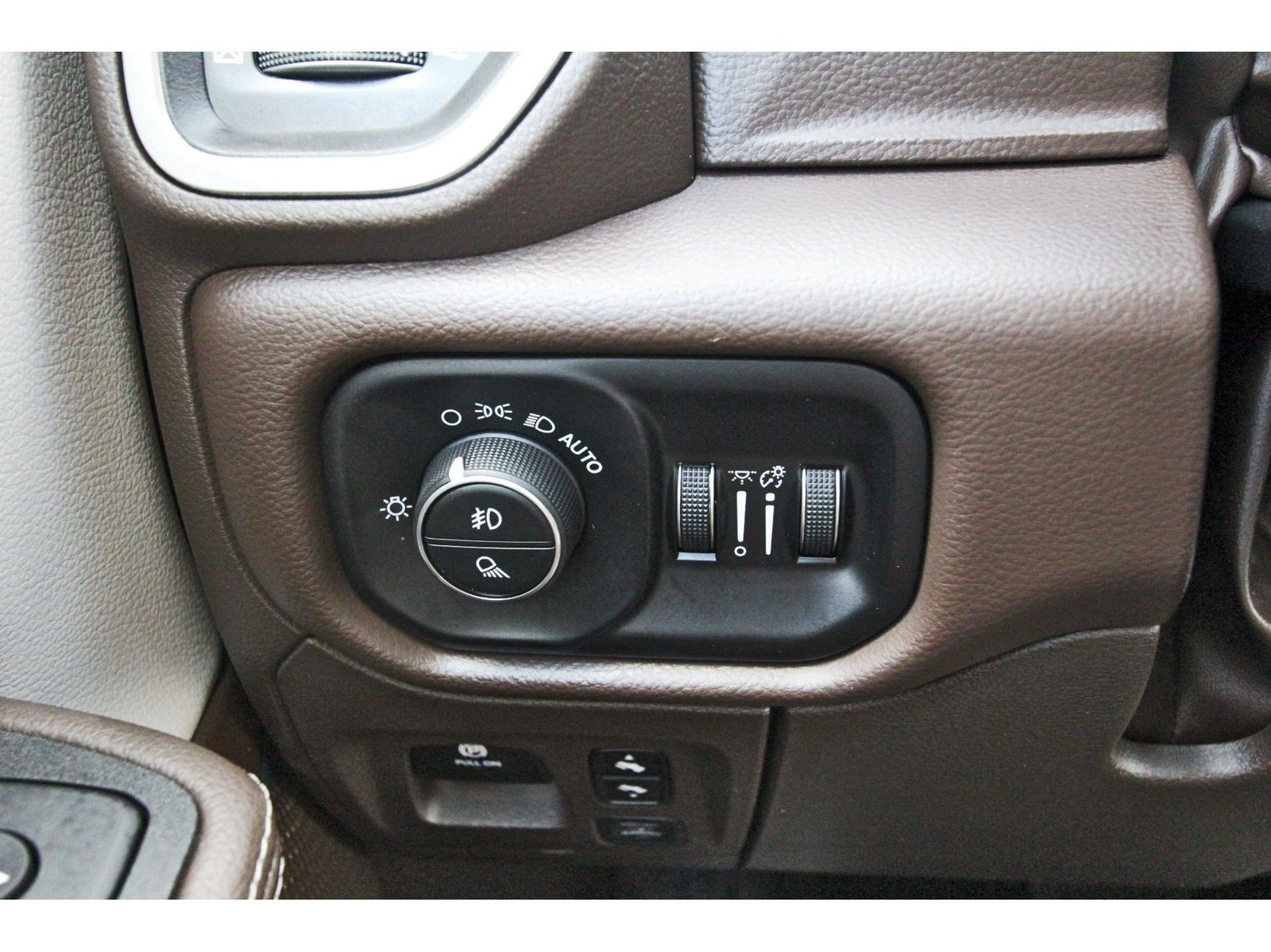 Used 2025 RAM 1500 Laramie w/ Bed Utility Group AWD/4WD image 19