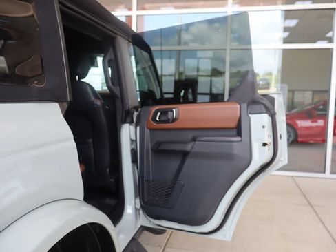 Used 2024 Ford Bronco Outer Banks AWD/4WD image 36